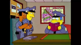 M. Burns est le plus riche de la ville. Peut-être une question d'argent.