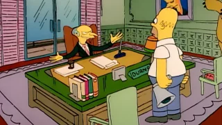S01E03 : Homer dans le bureau de Mr. Burns.